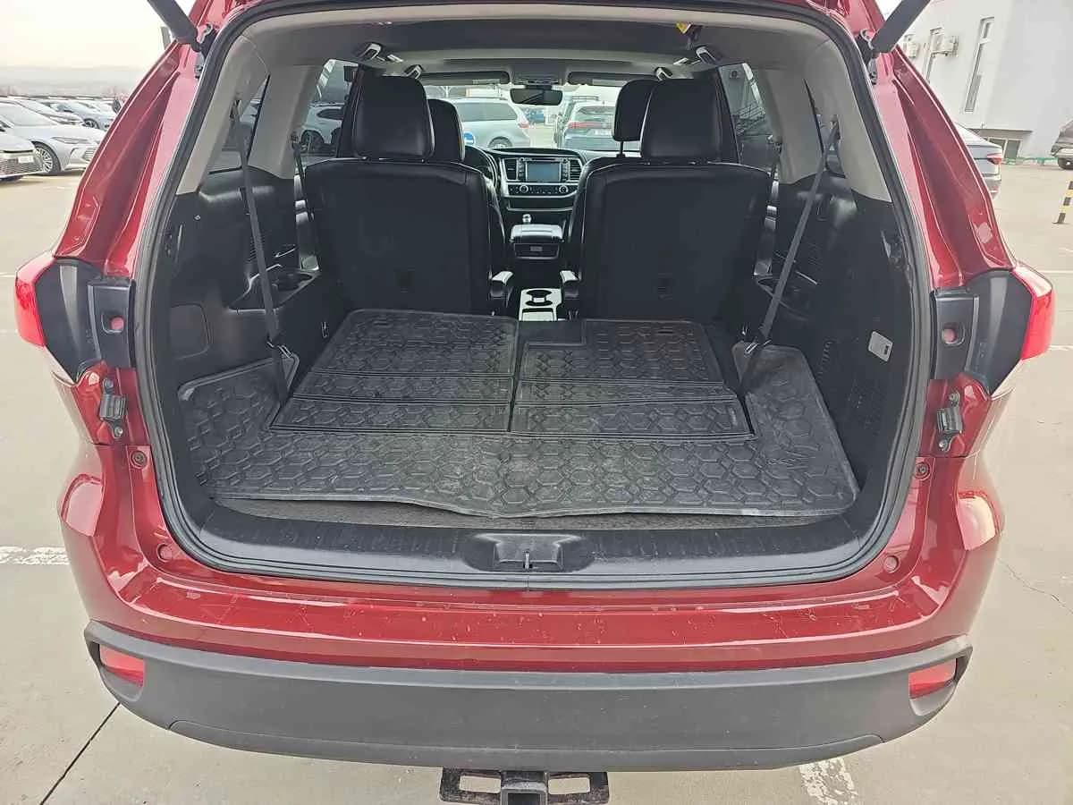 TOYOTA Highlander - 7