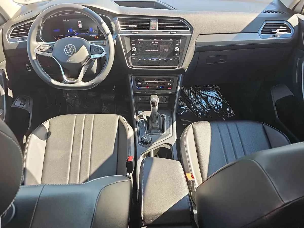 VOLKSWAGEN Tiguan - 8
