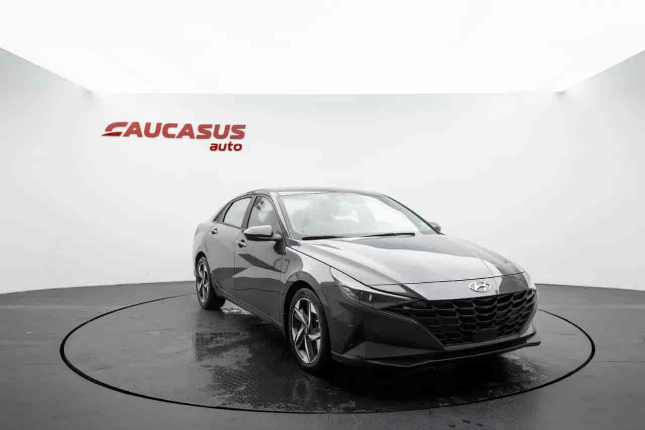 HYUNDAI Elantra - 3