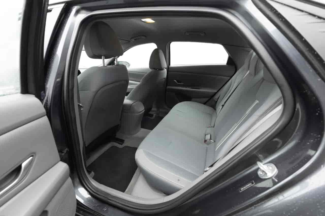 HYUNDAI Elantra - 8