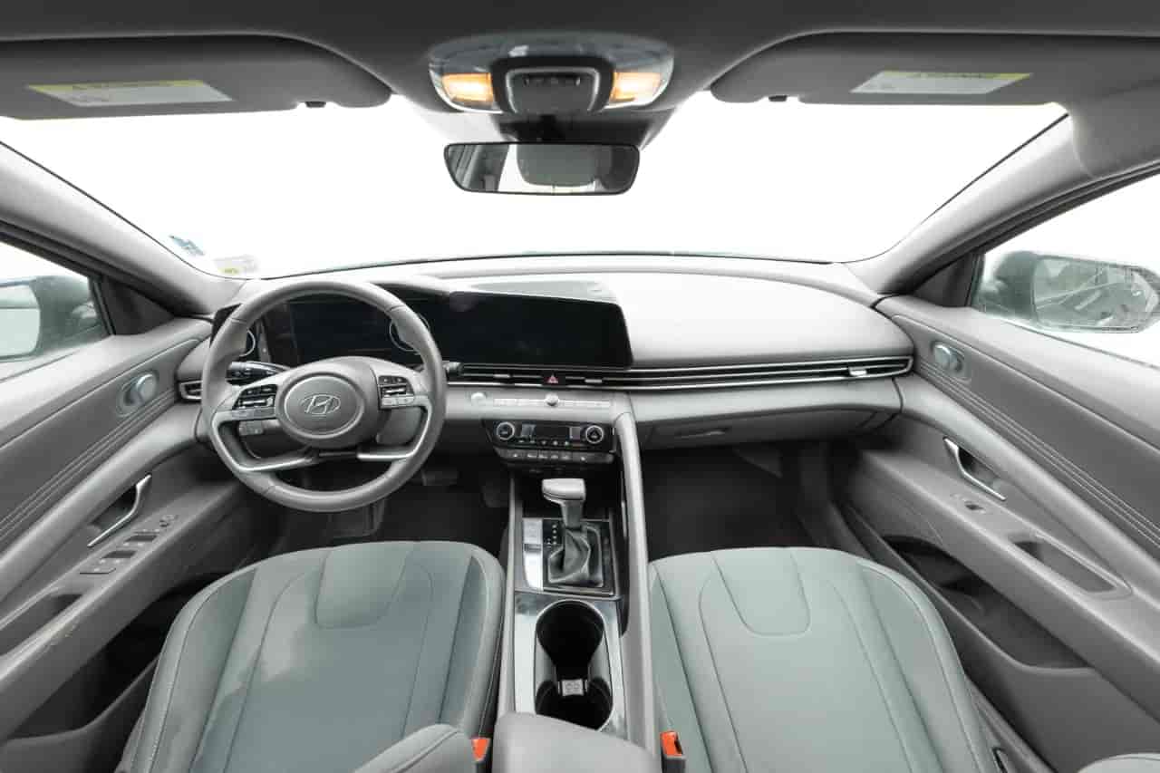 HYUNDAI Elantra - 9