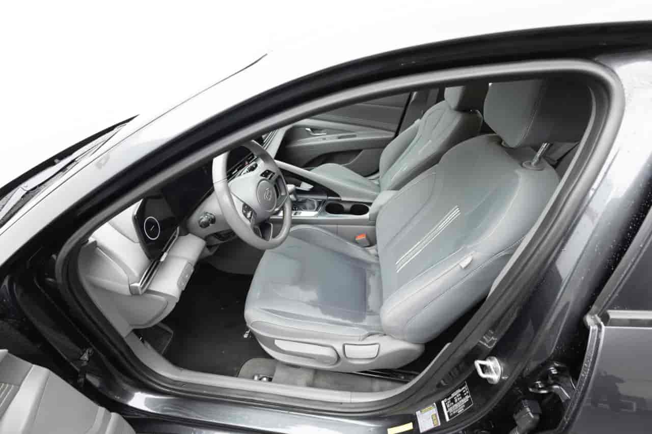 HYUNDAI Elantra - 10