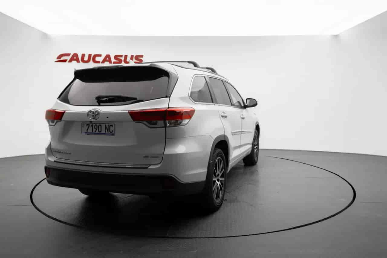 TOYOTA Highlander - 4