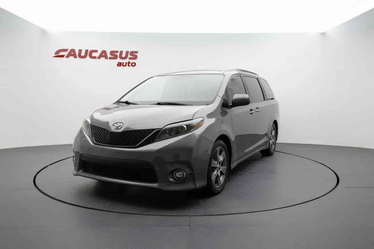 TOYOTA Sienna - 1