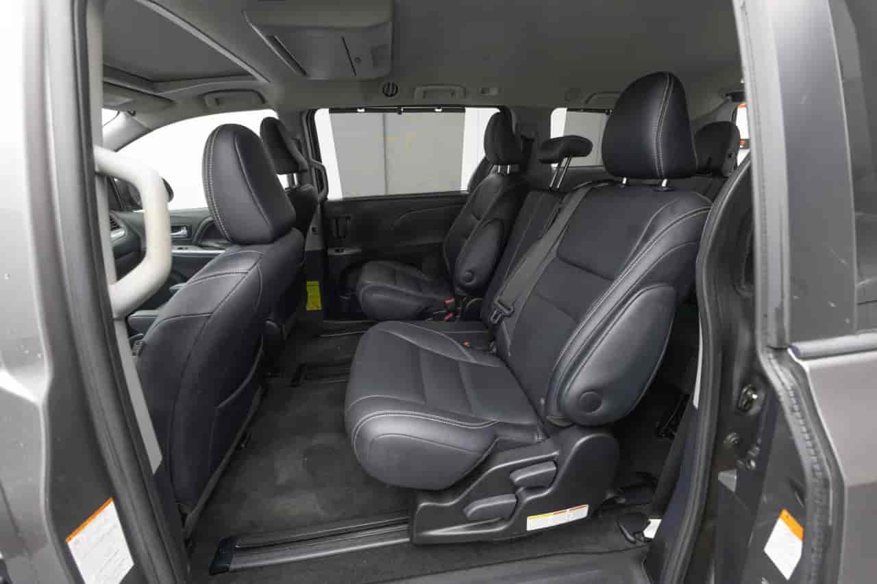 TOYOTA Sienna - 9