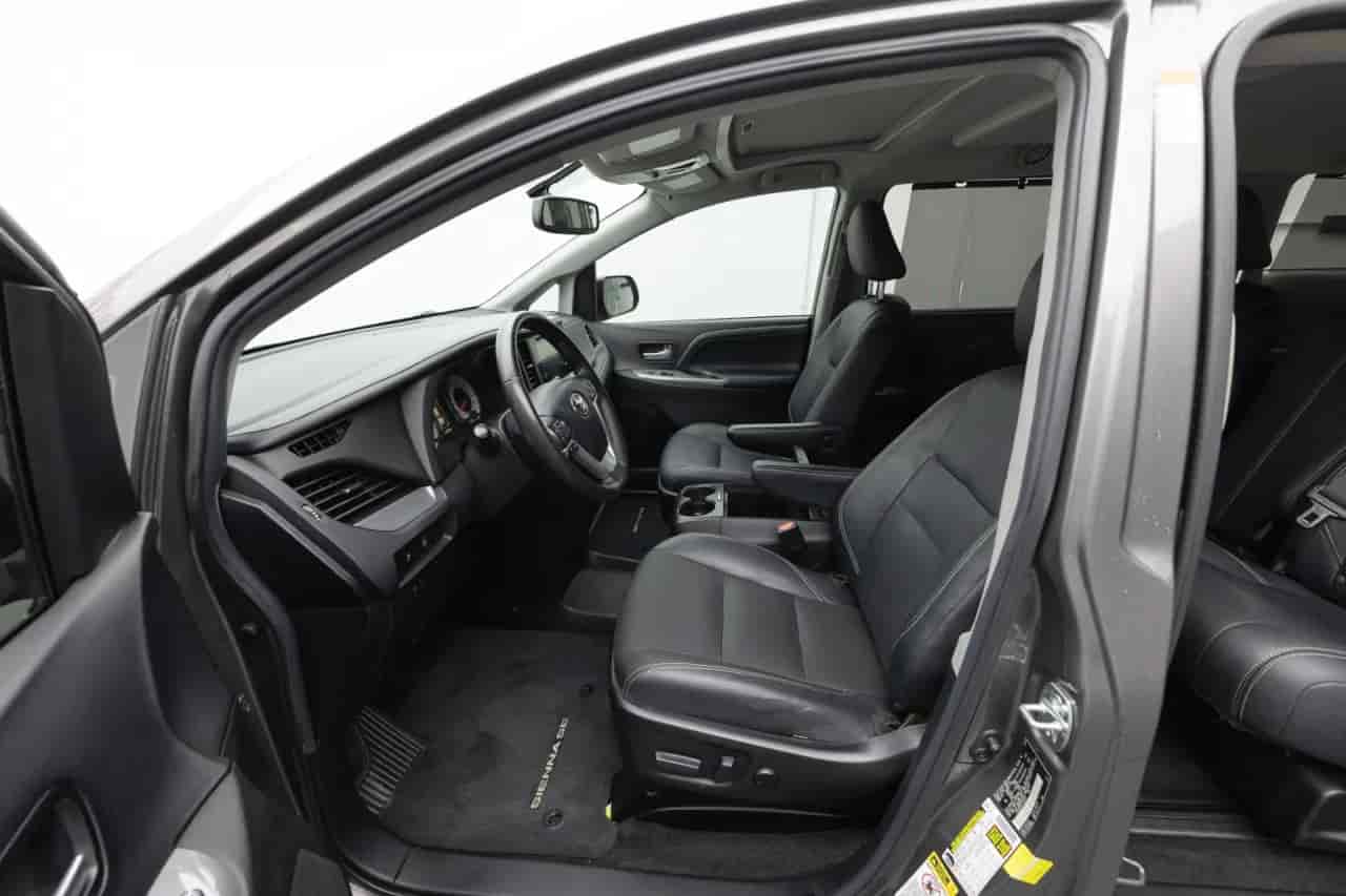 TOYOTA Sienna - 10