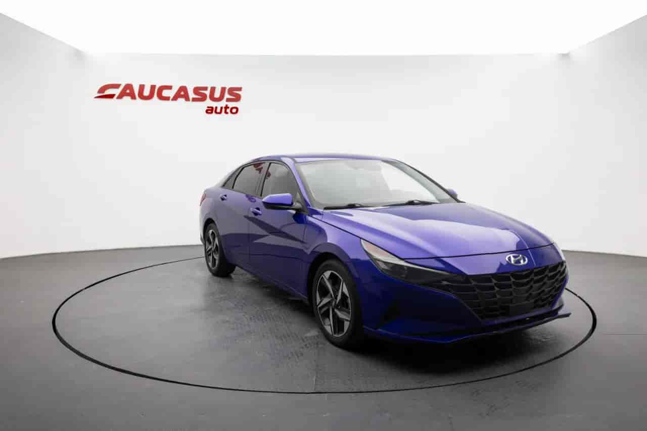 HYUNDAI Elantra - 3