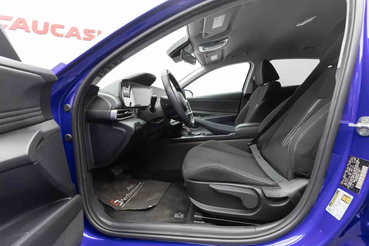 HYUNDAI Elantra - 10