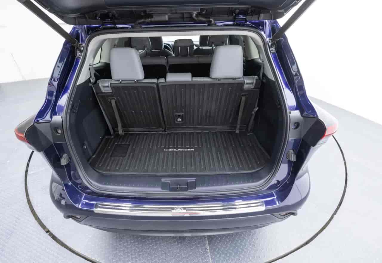 TOYOTA Highlander - 7
