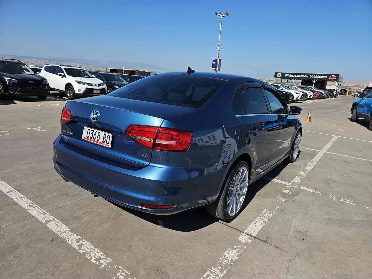 VOLKSWAGEN Jetta - 4