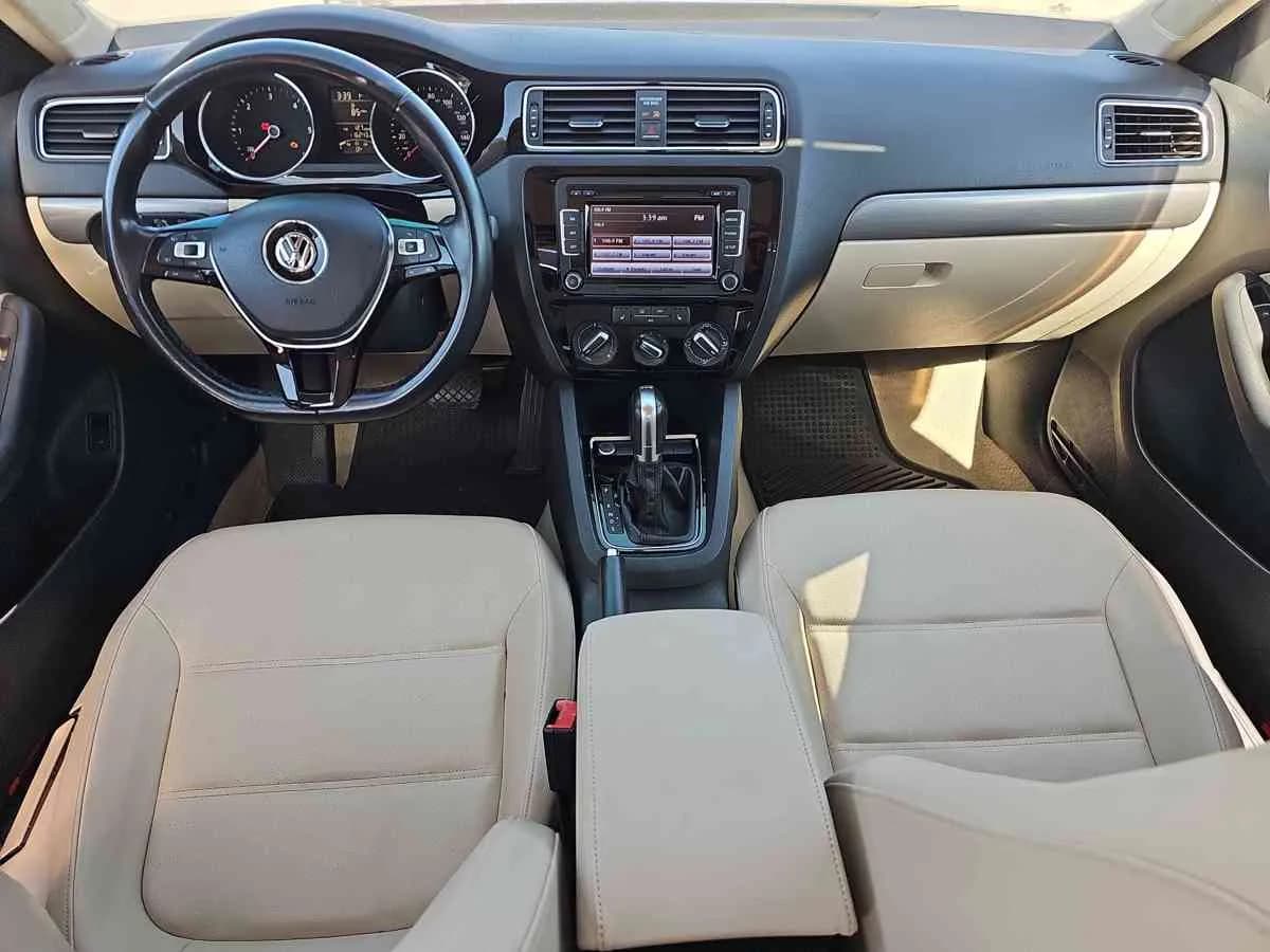 VOLKSWAGEN Jetta - 8