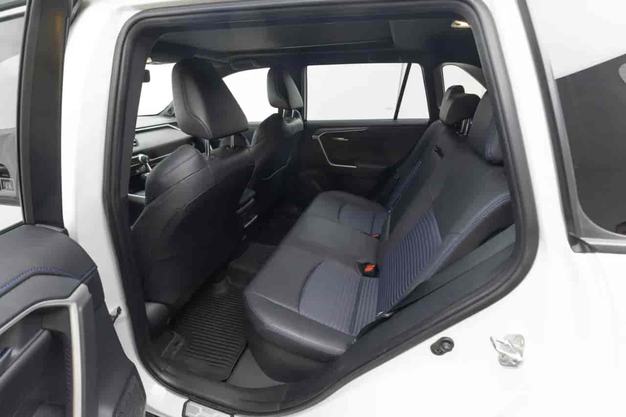 TOYOTA RAV4 - 8