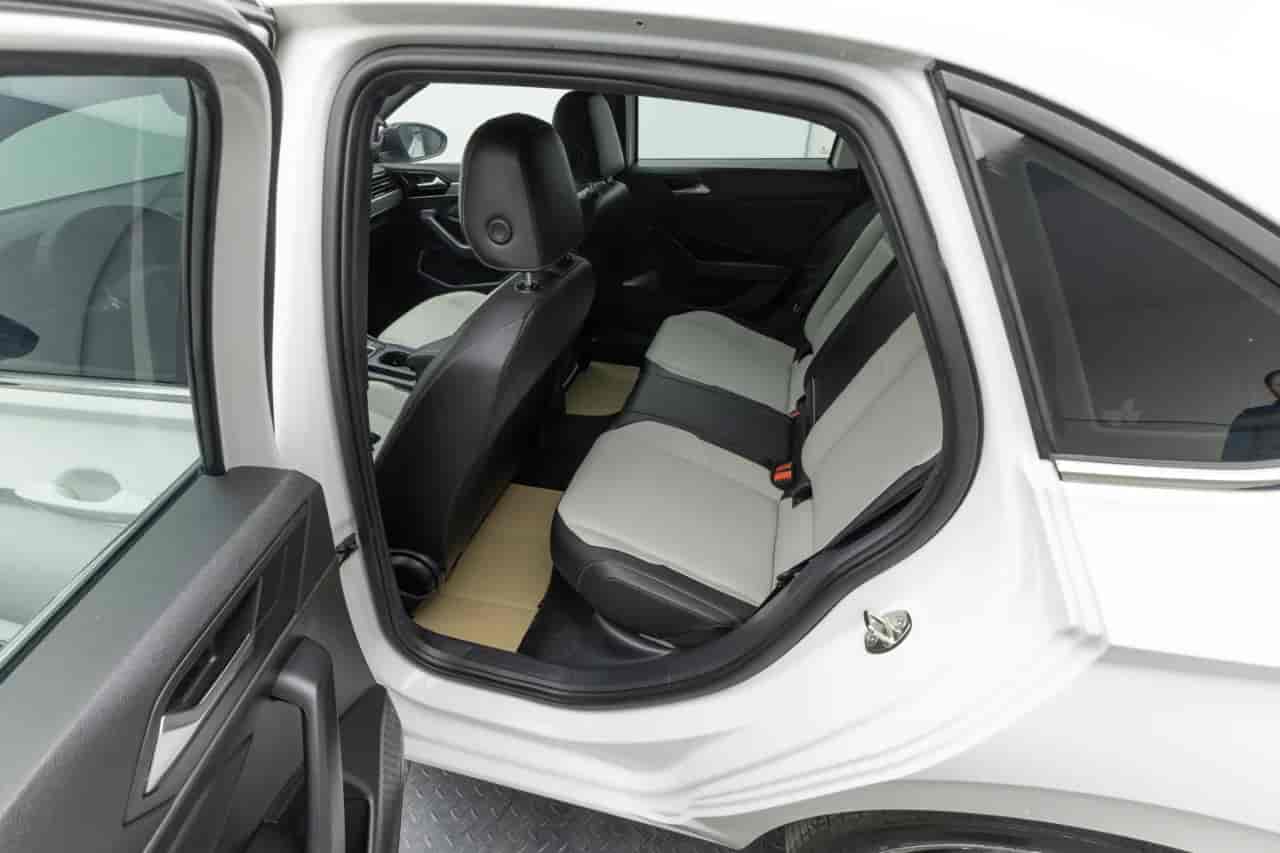 VOLKSWAGEN Jetta - 8