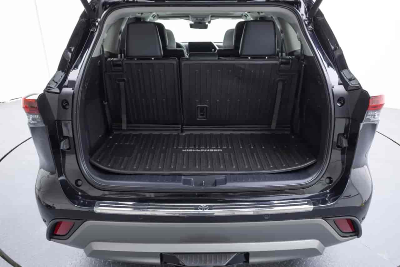 TOYOTA Highlander - 7