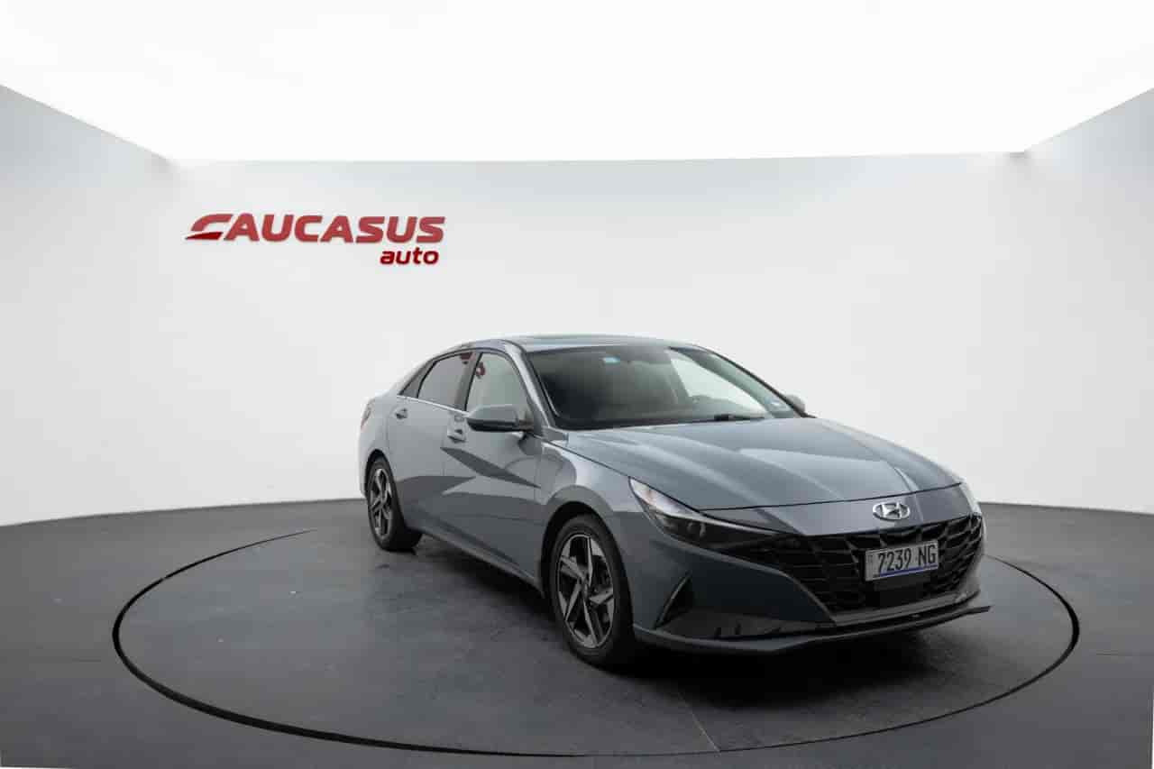 HYUNDAI Elantra - 3