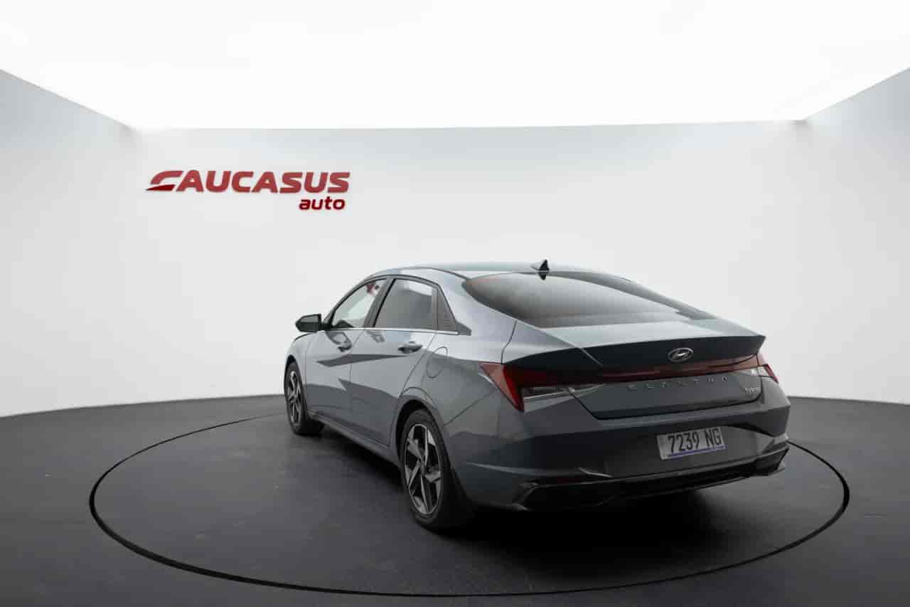 HYUNDAI Elantra - 6