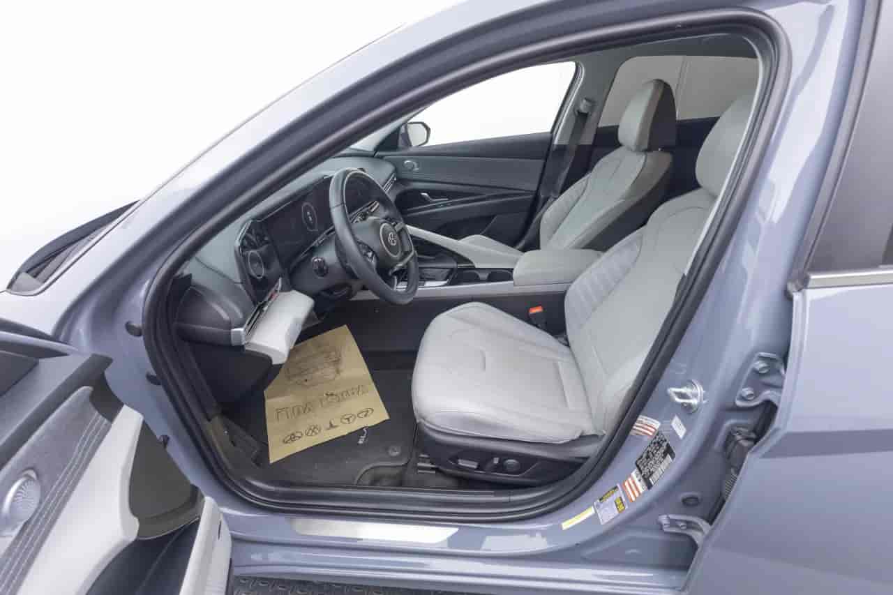 HYUNDAI Elantra - 10