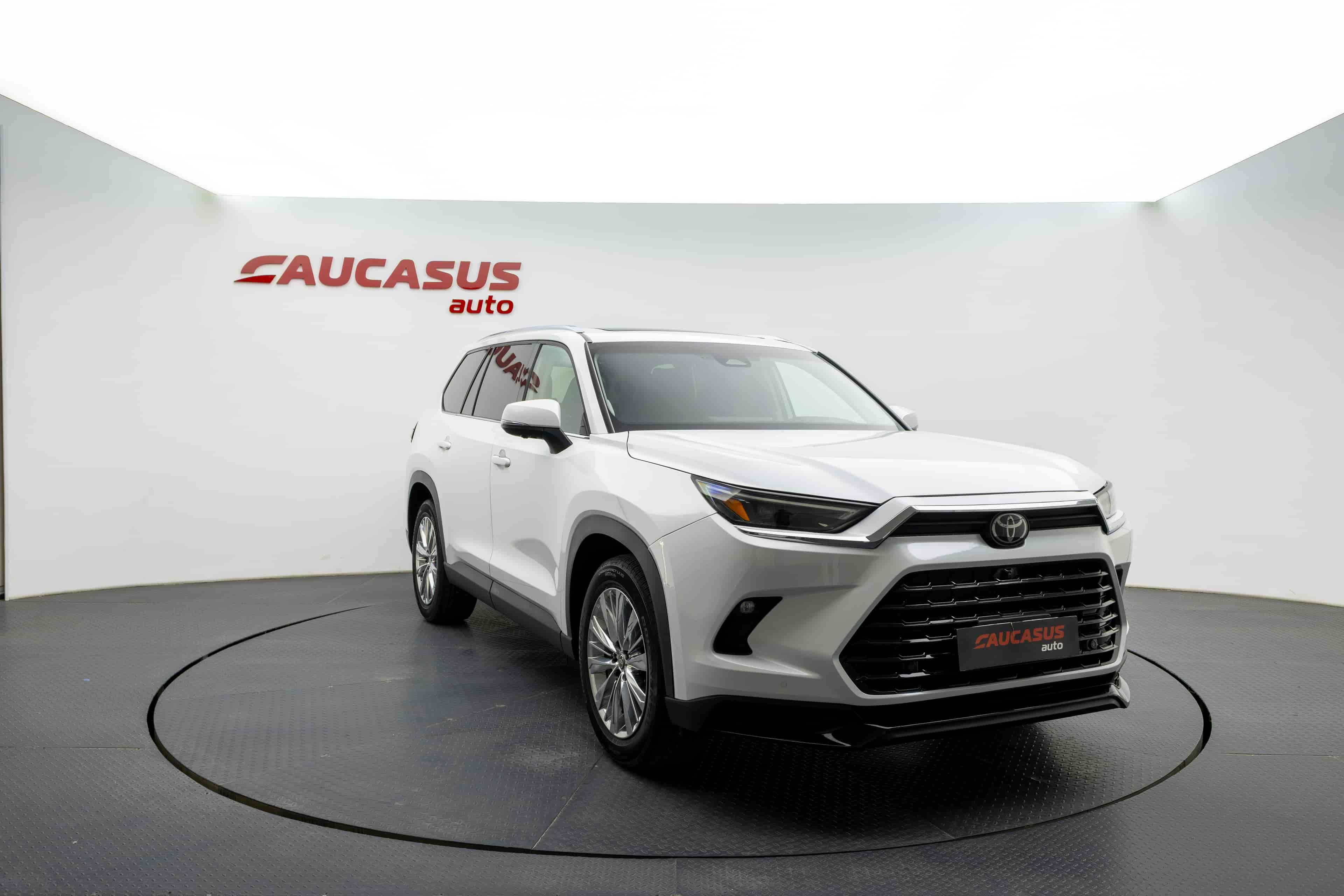 TOYOTA Grand Highlander - 3