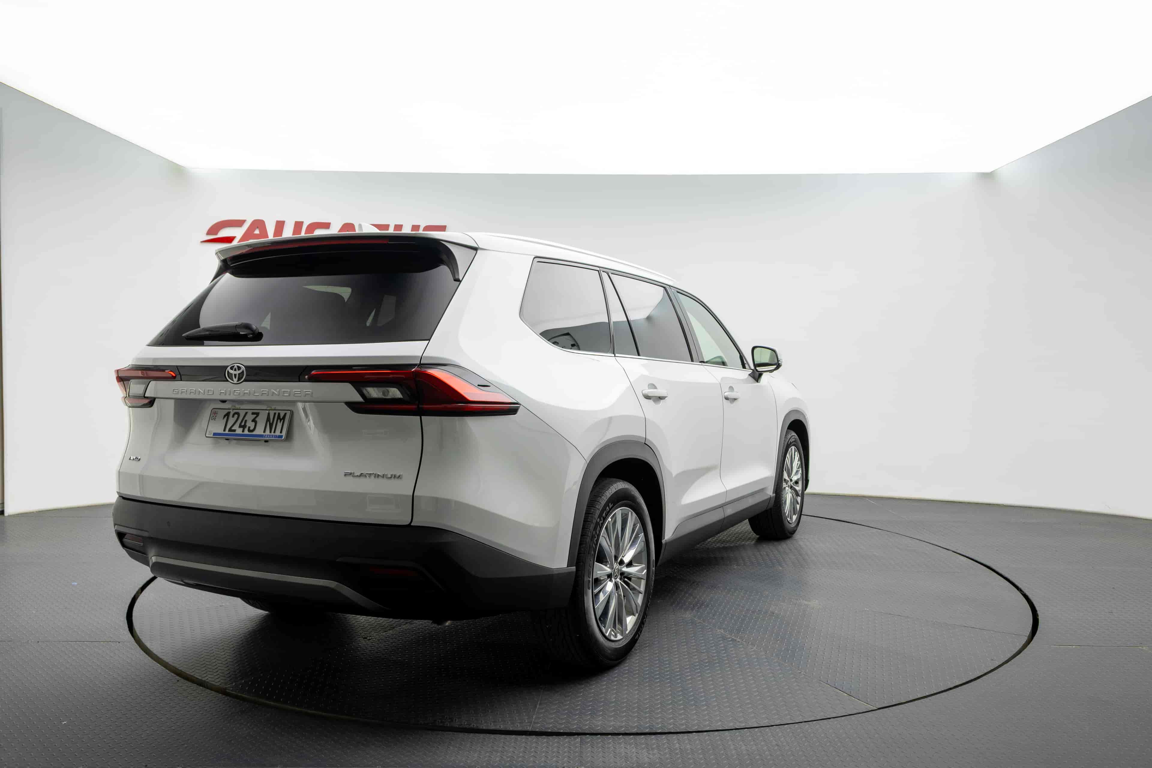TOYOTA Grand Highlander - 4