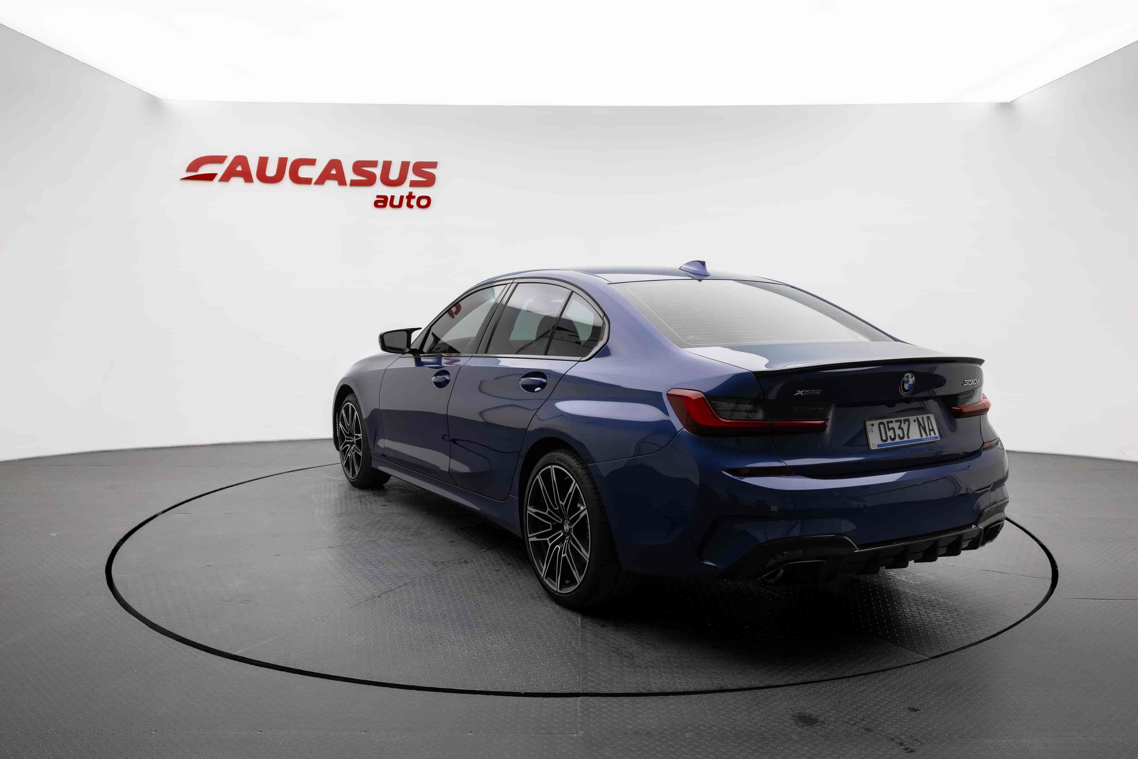 BMW 330i - 6