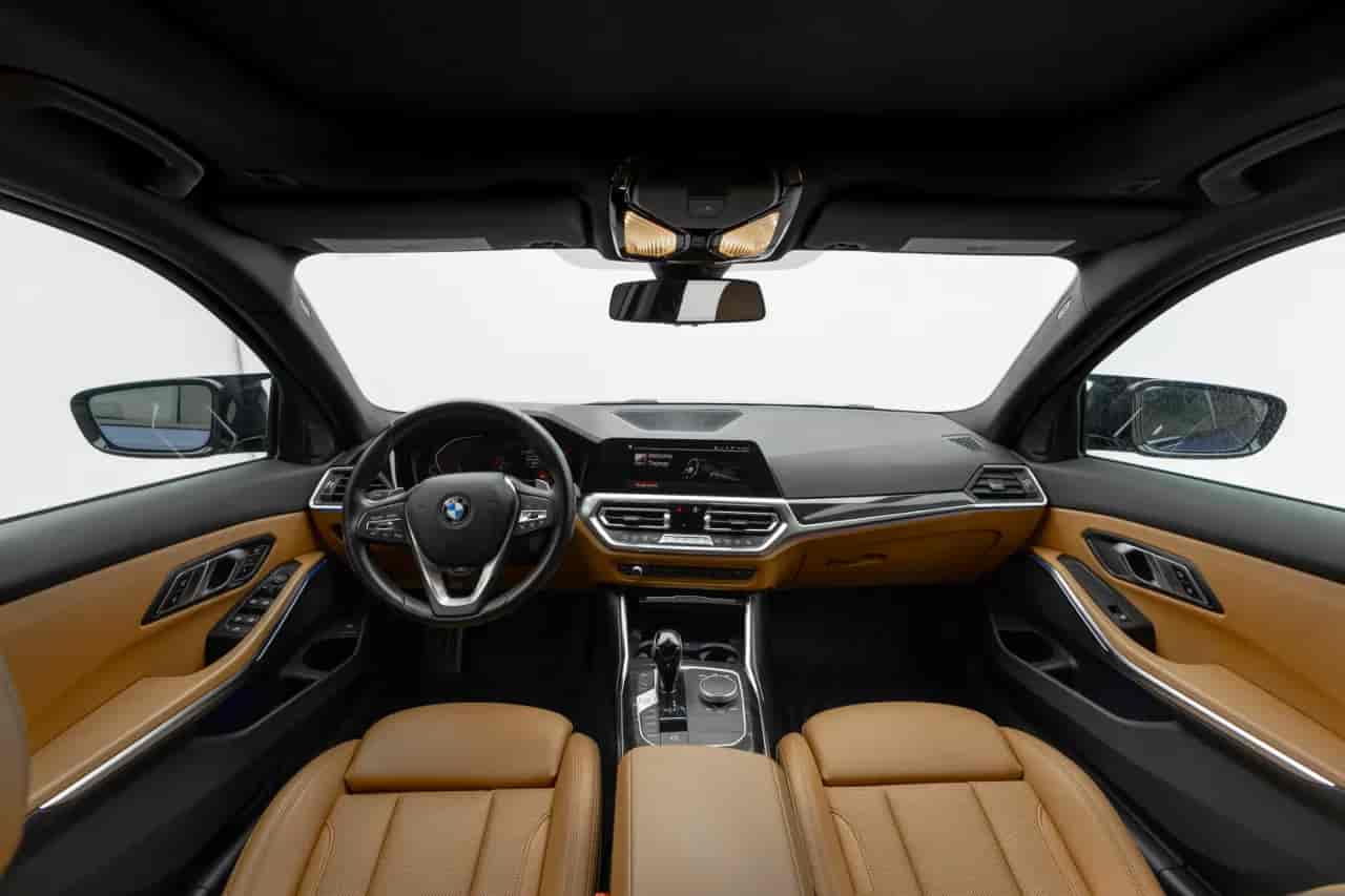BMW 3-Series - 10