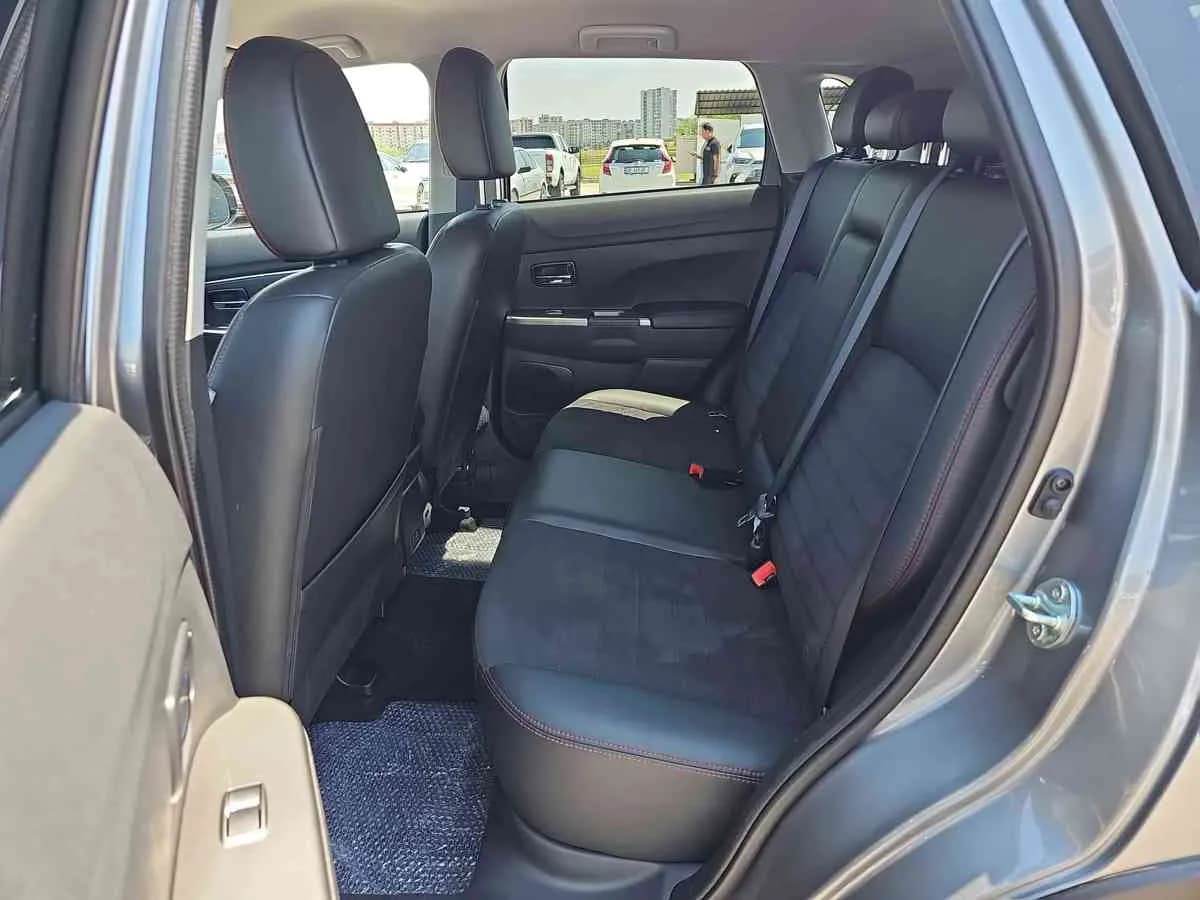 MITSUBISHI Outlander Sport - 7