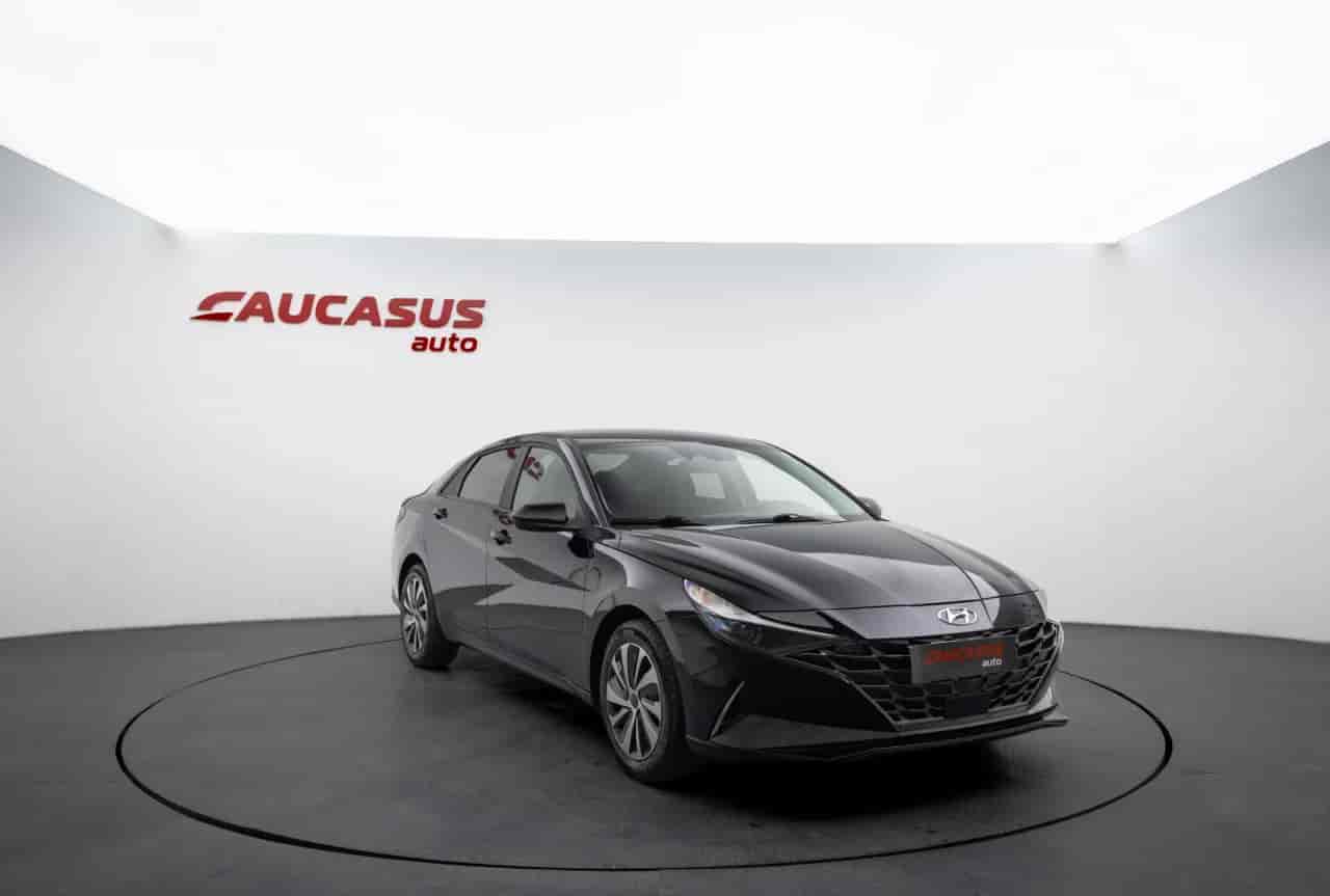 HYUNDAI Elantra - 3