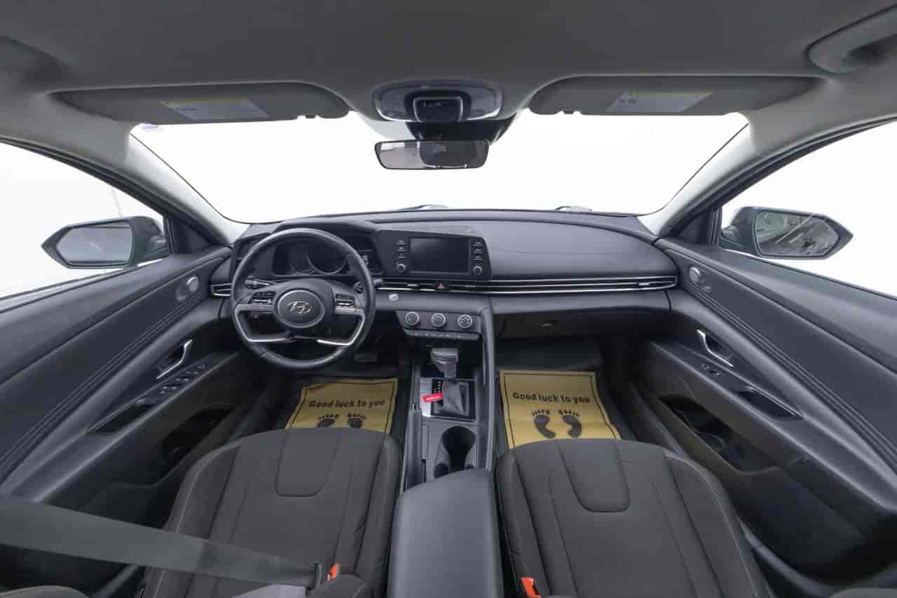 HYUNDAI Elantra - 9