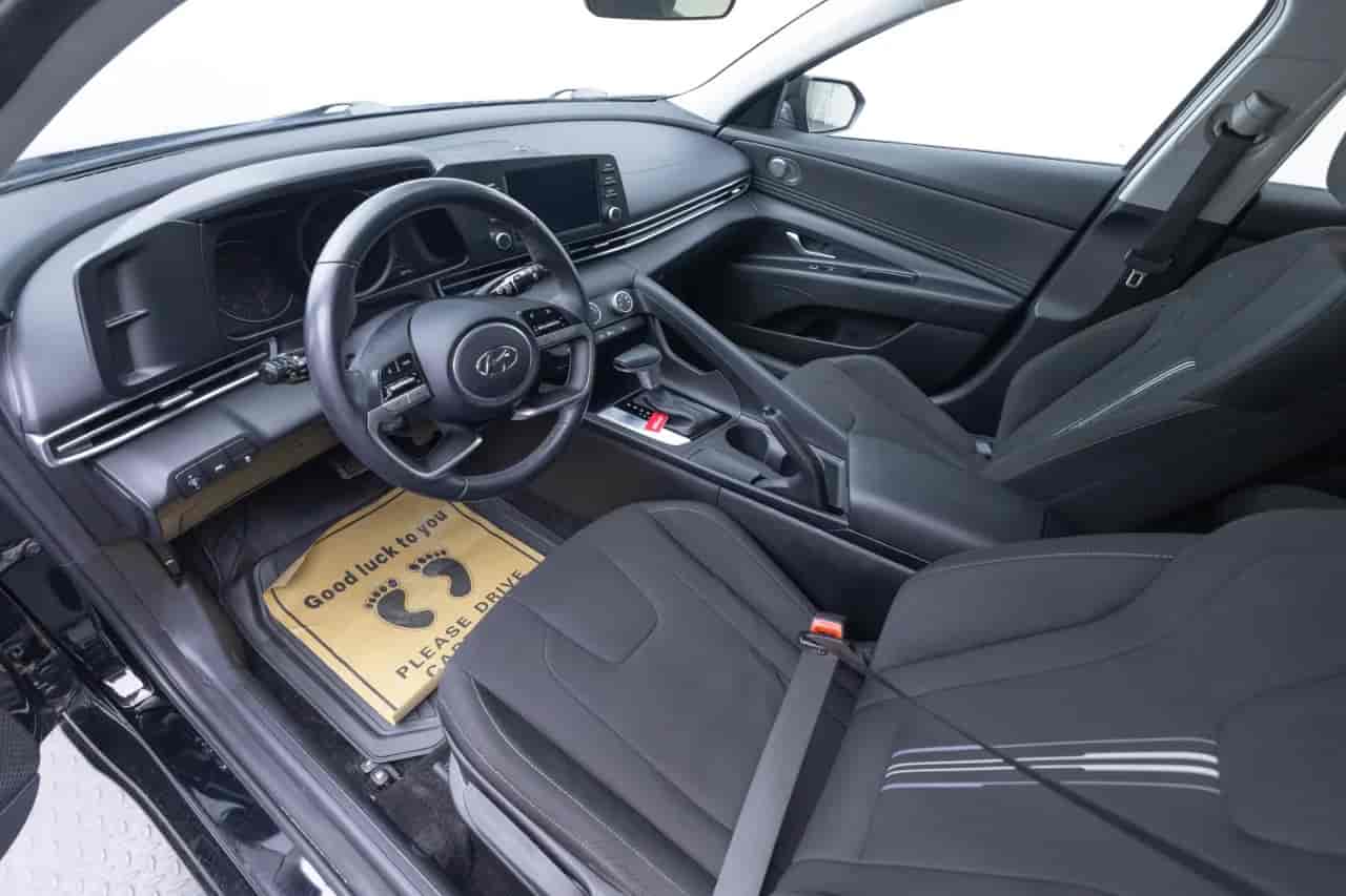 HYUNDAI Elantra - 10
