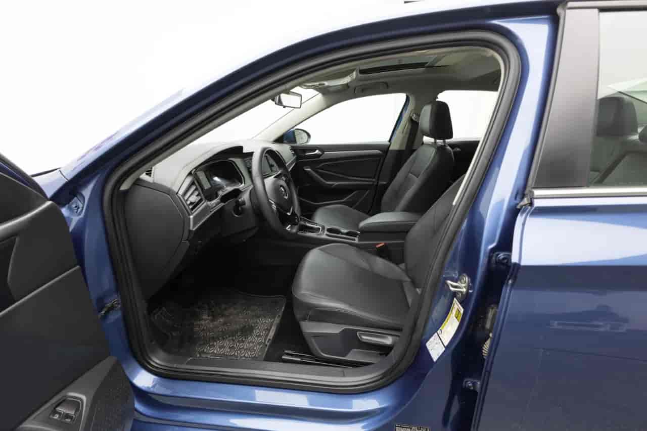 VOLKSWAGEN Jetta - 10