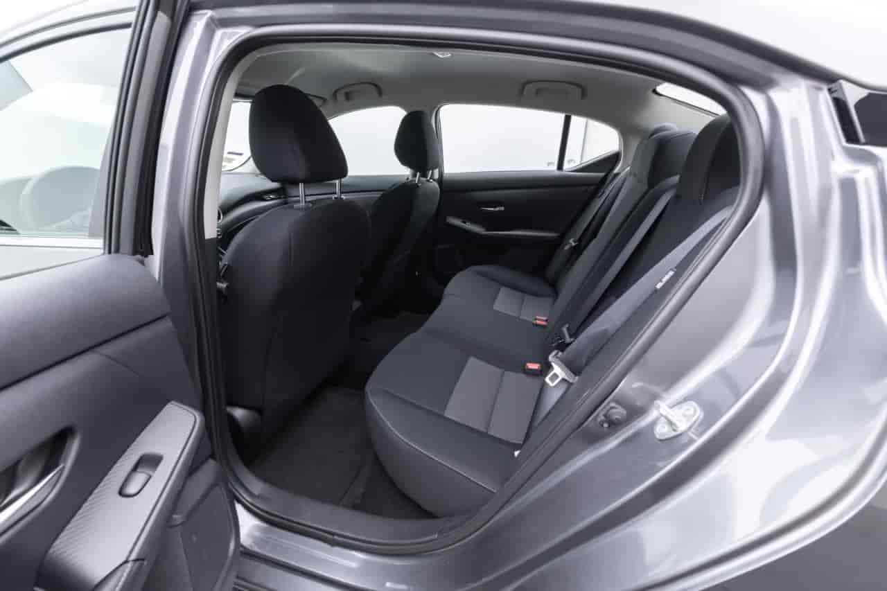 NISSAN Sentra - 8