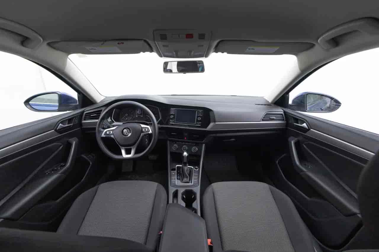 VOLKSWAGEN Jetta - 9