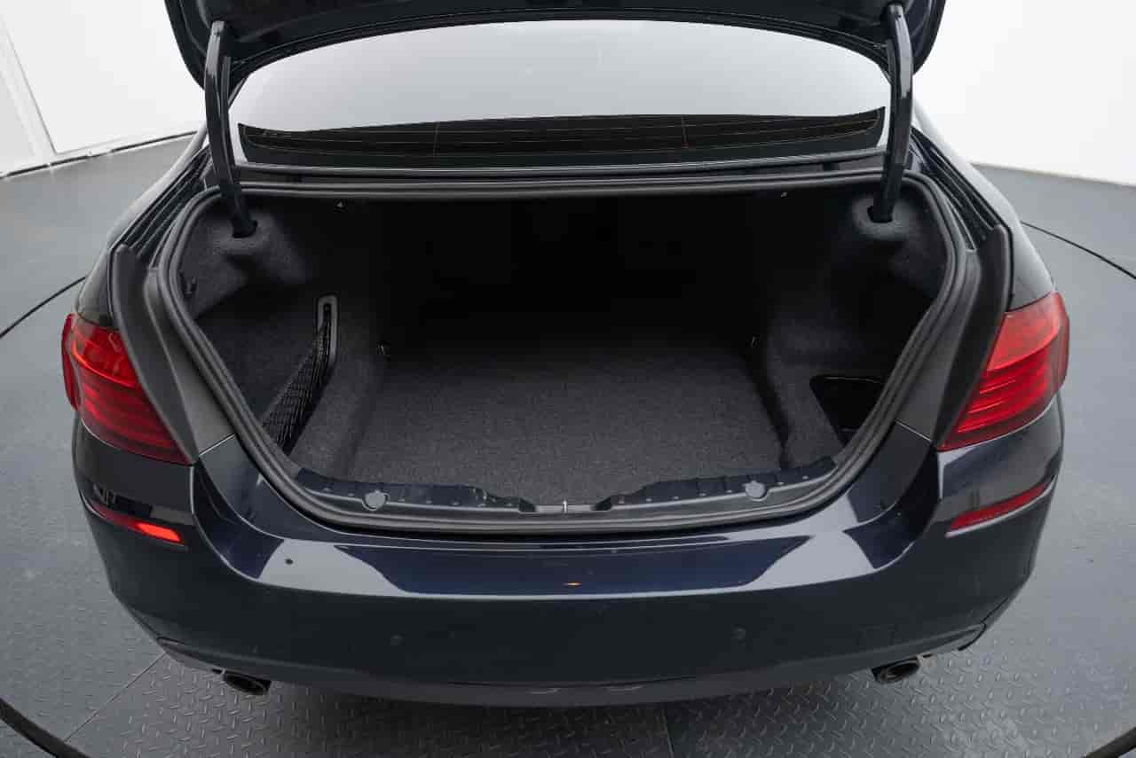 BMW 5-Series - 7