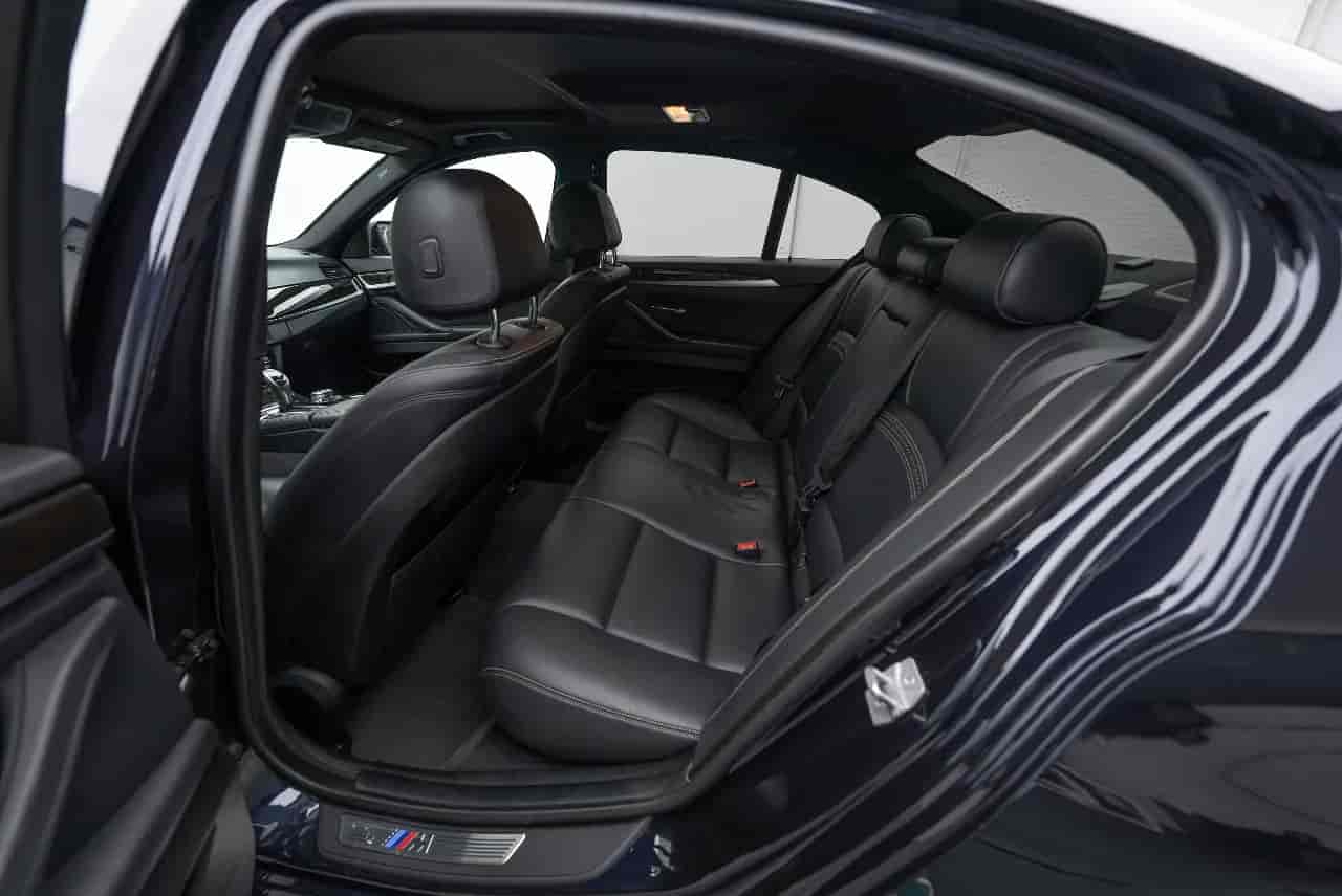BMW 5-Series - 8