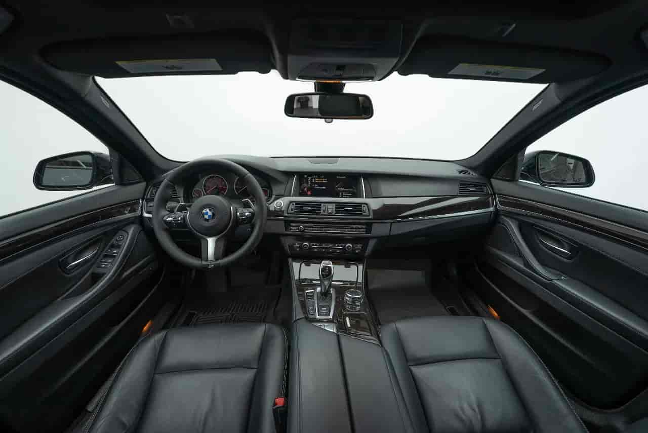 BMW 5-Series - 9