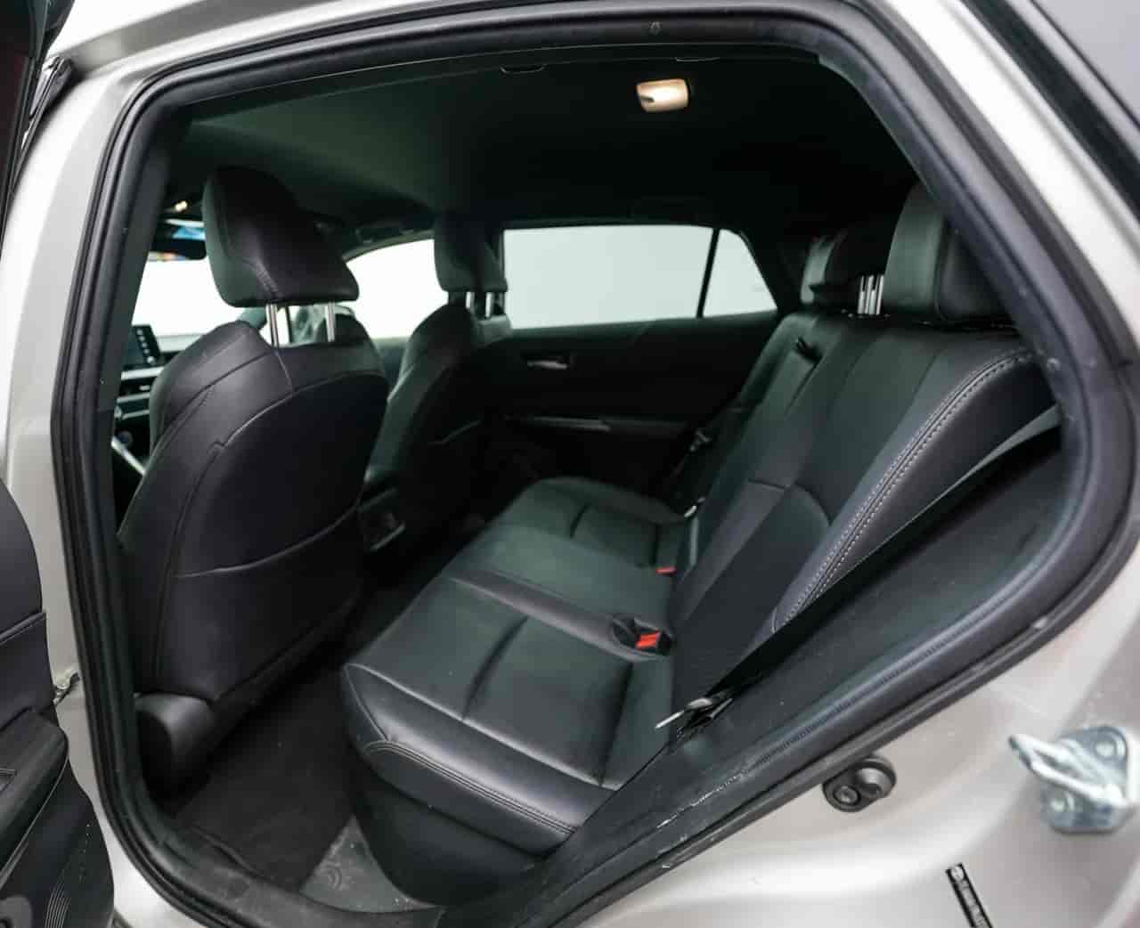 TOYOTA Venza - 8