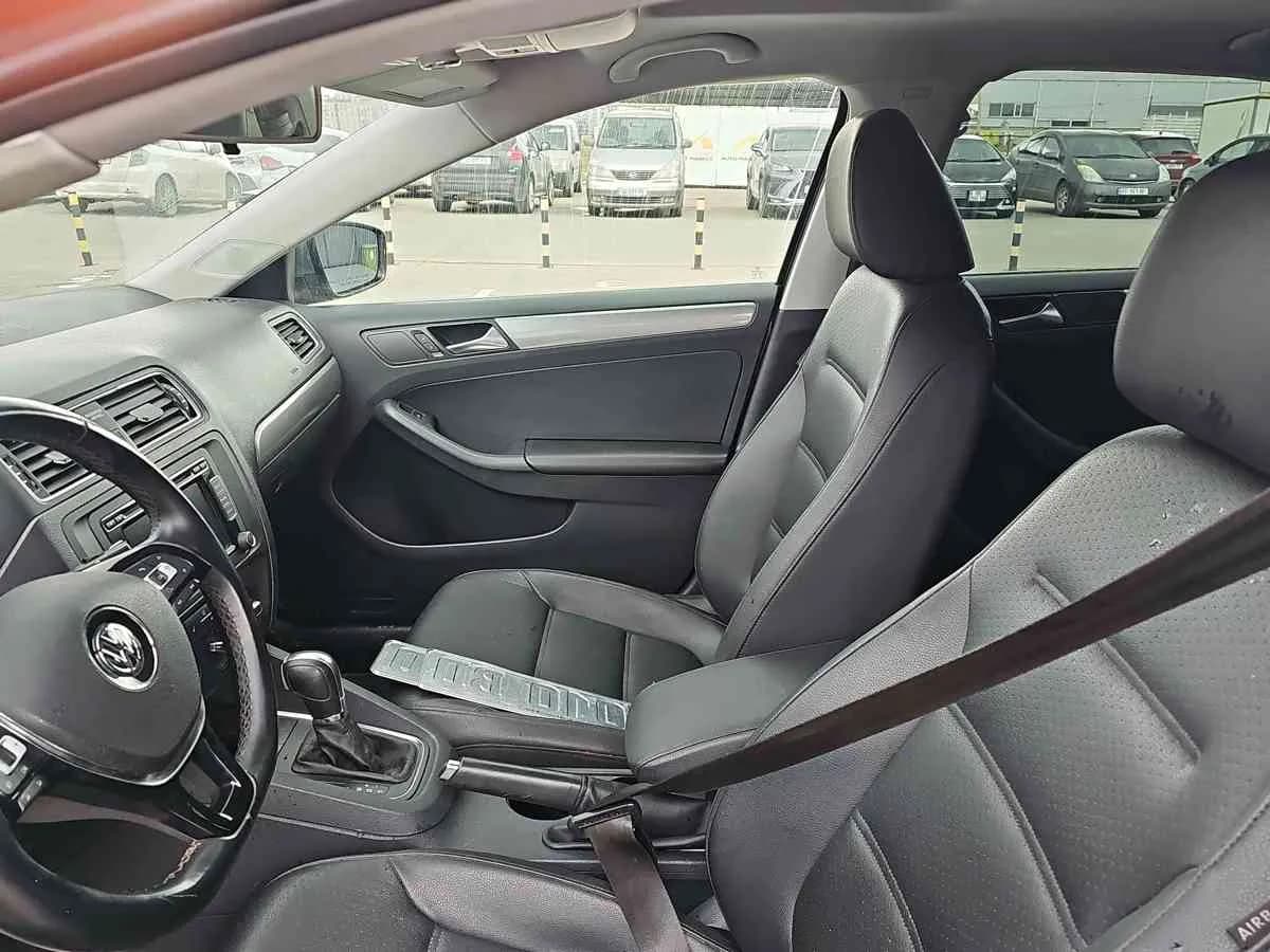 VOLKSWAGEN Jetta - 9