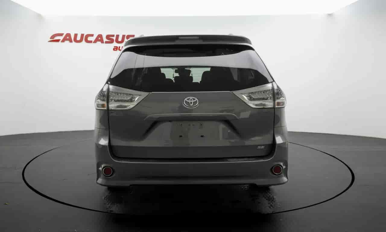 TOYOTA Sienna - 3