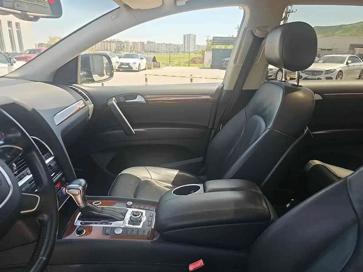 AUDI Q7 - 9