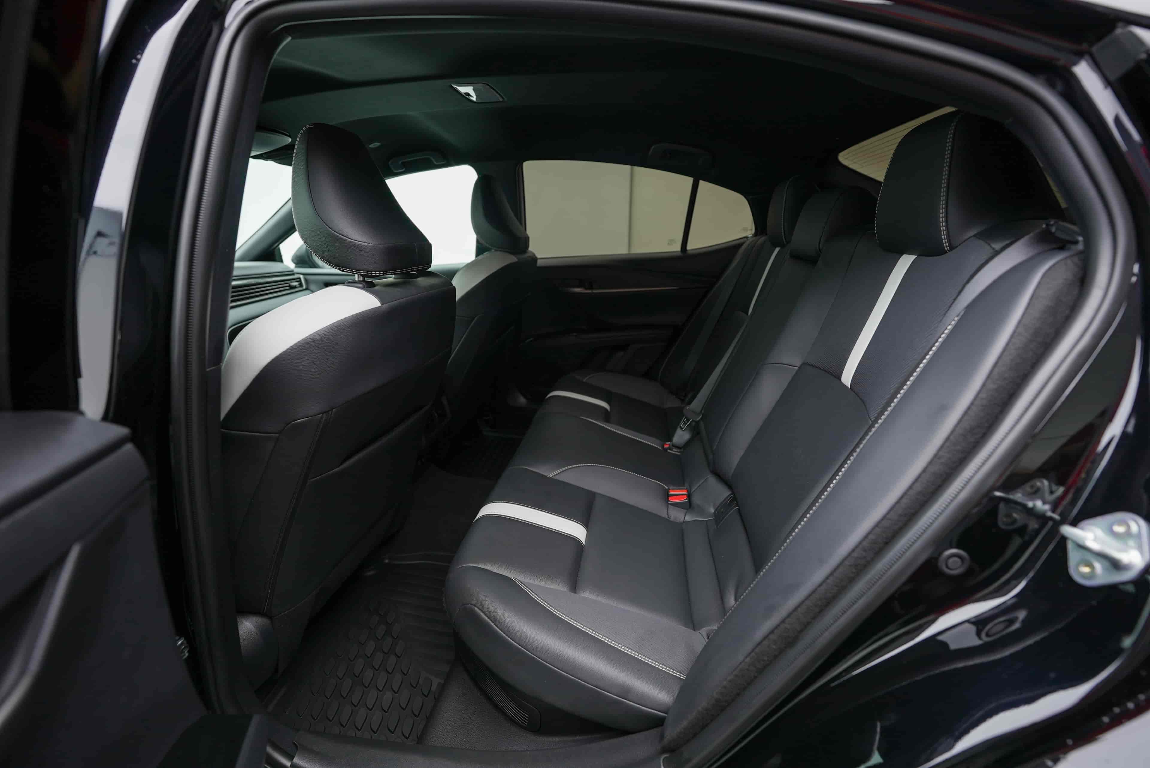 TOYOTA Camry - 8