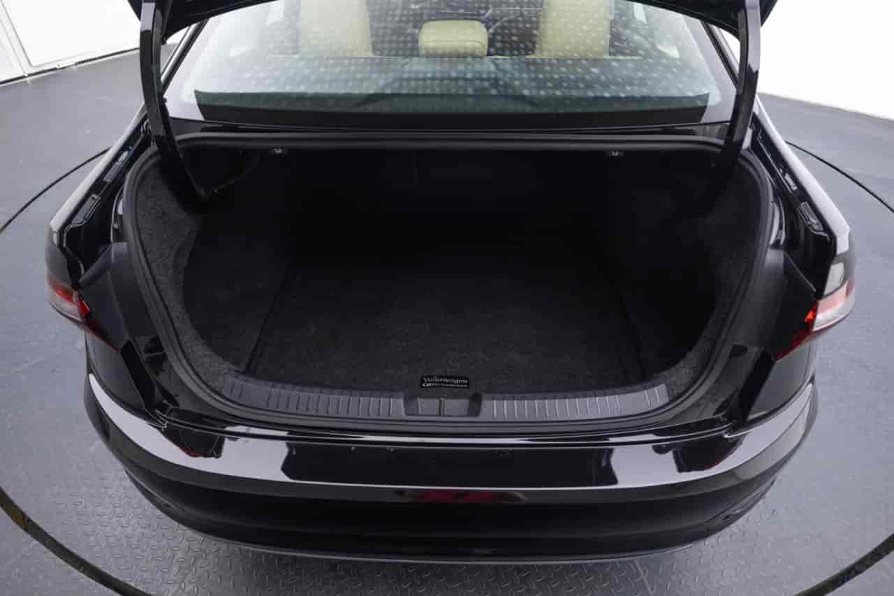 VOLKSWAGEN Jetta - 7