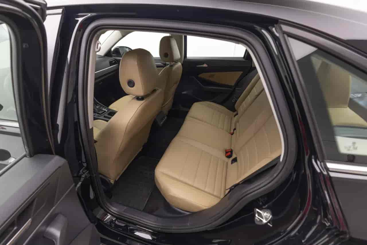VOLKSWAGEN Jetta - 8