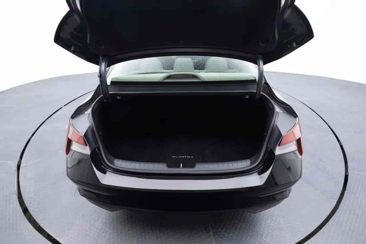HYUNDAI Elantra - 7