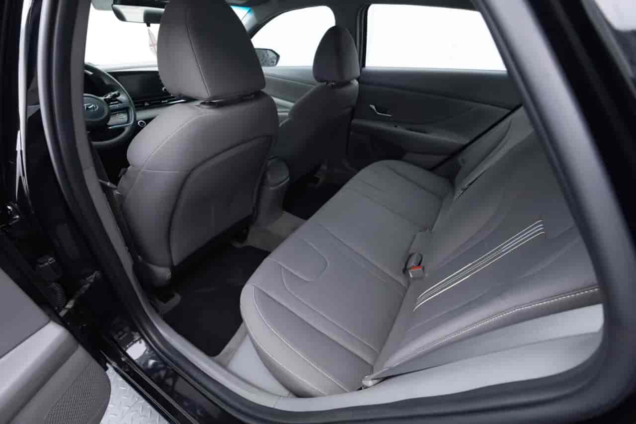 HYUNDAI Elantra - 8