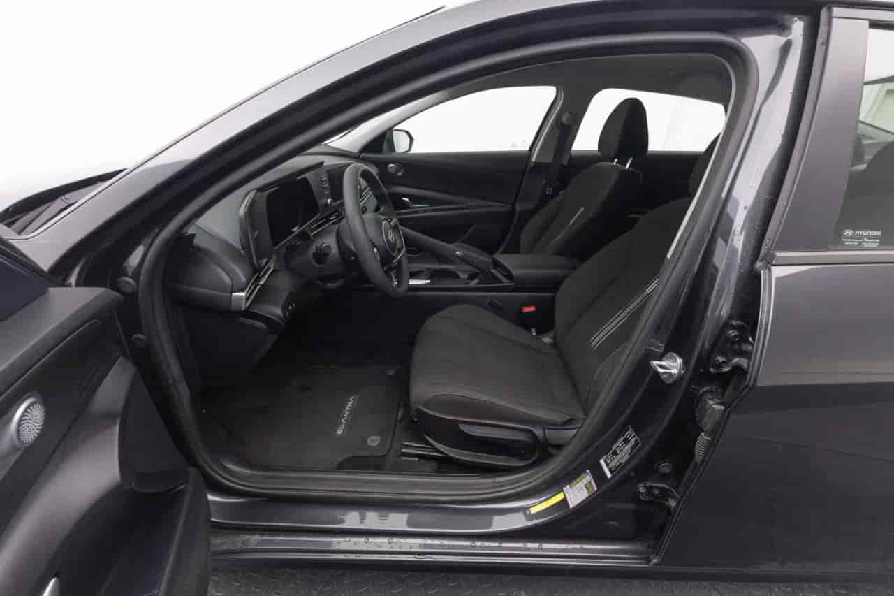 HYUNDAI Elantra - 10