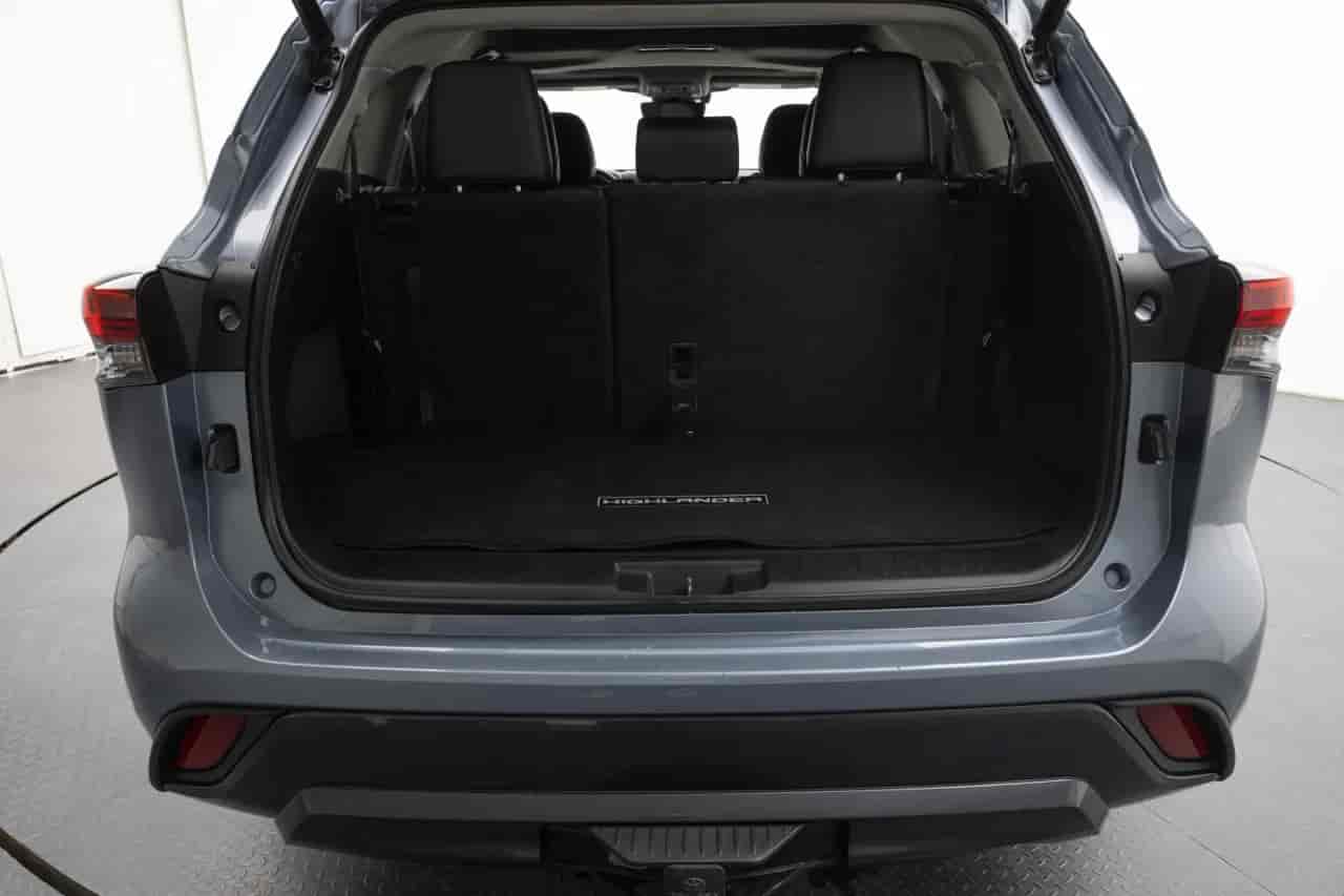 TOYOTA Highlander - 7