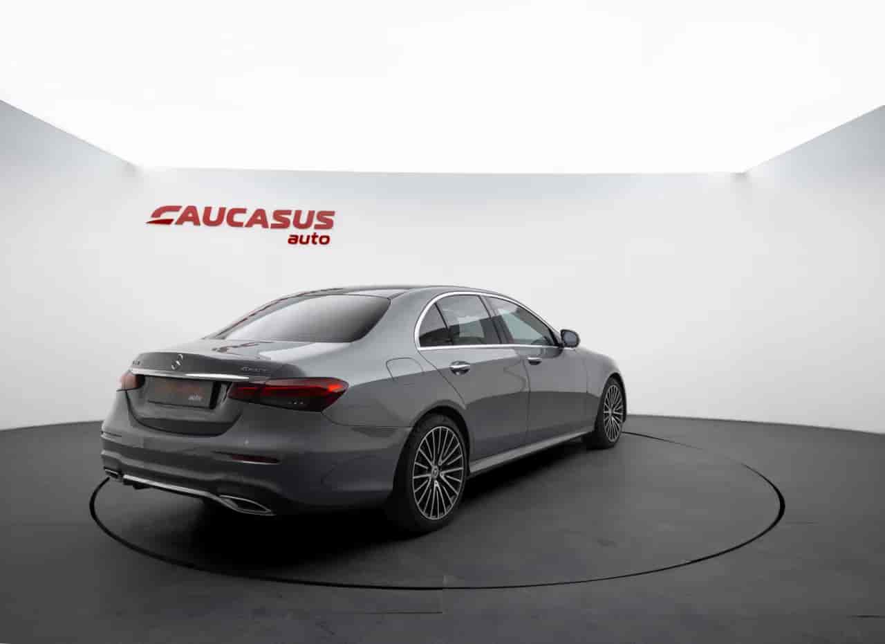MERCEDES-BENZ E-Class - 4