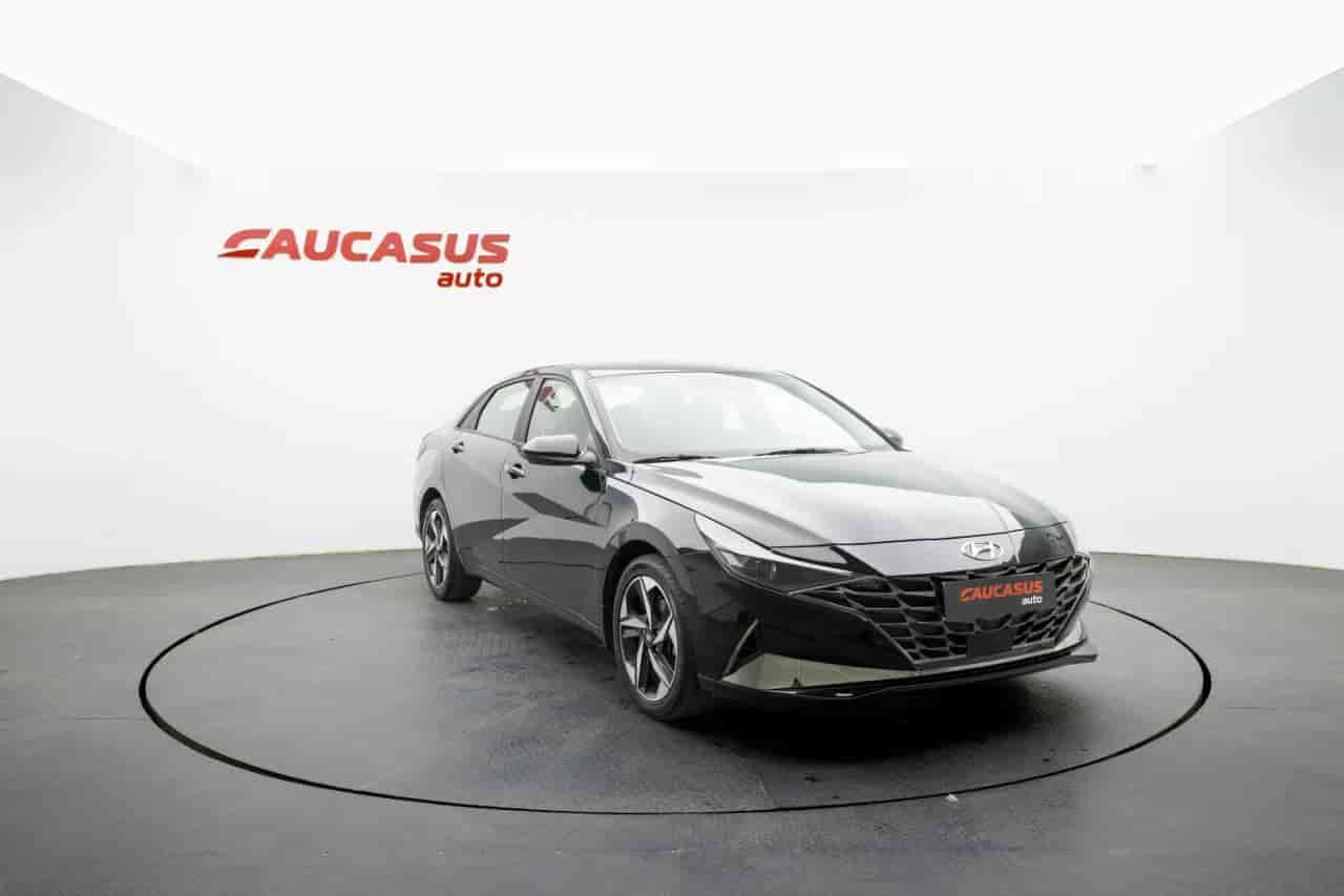 HYUNDAI Elantra - 3
