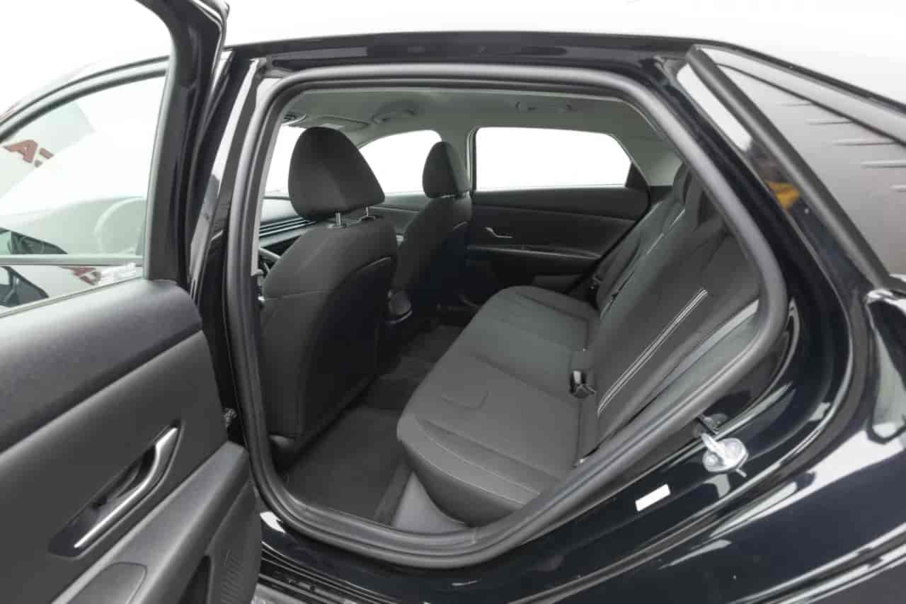 HYUNDAI Elantra - 8
