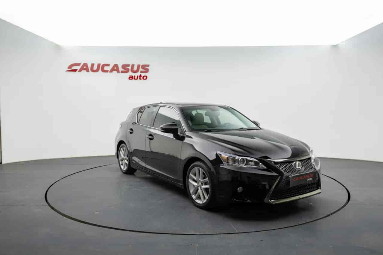LEXUS CT - 3